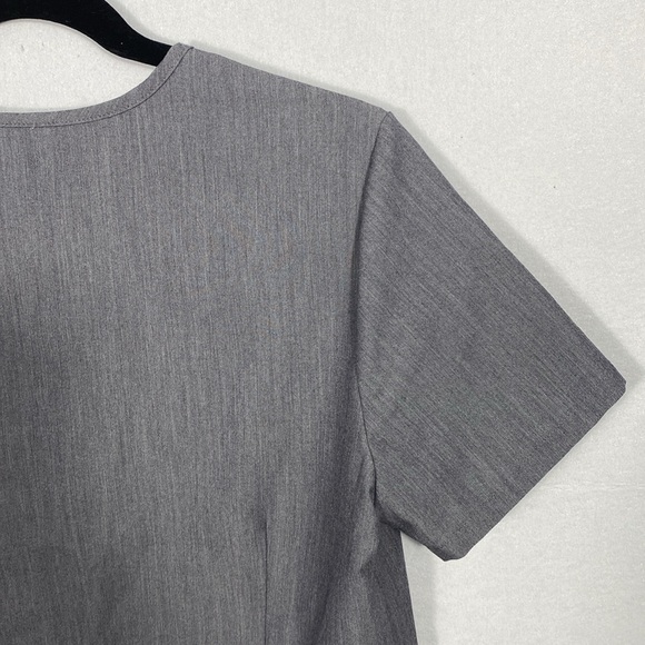 Figs Catarina One Pocket Charcoal V-Neck Tee size XS - Picture 9 of 11